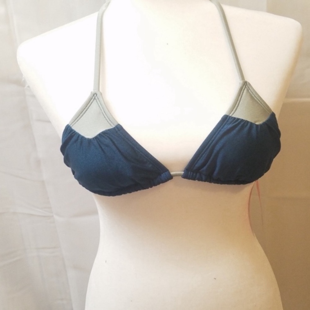 Xhilaration bikini top A40